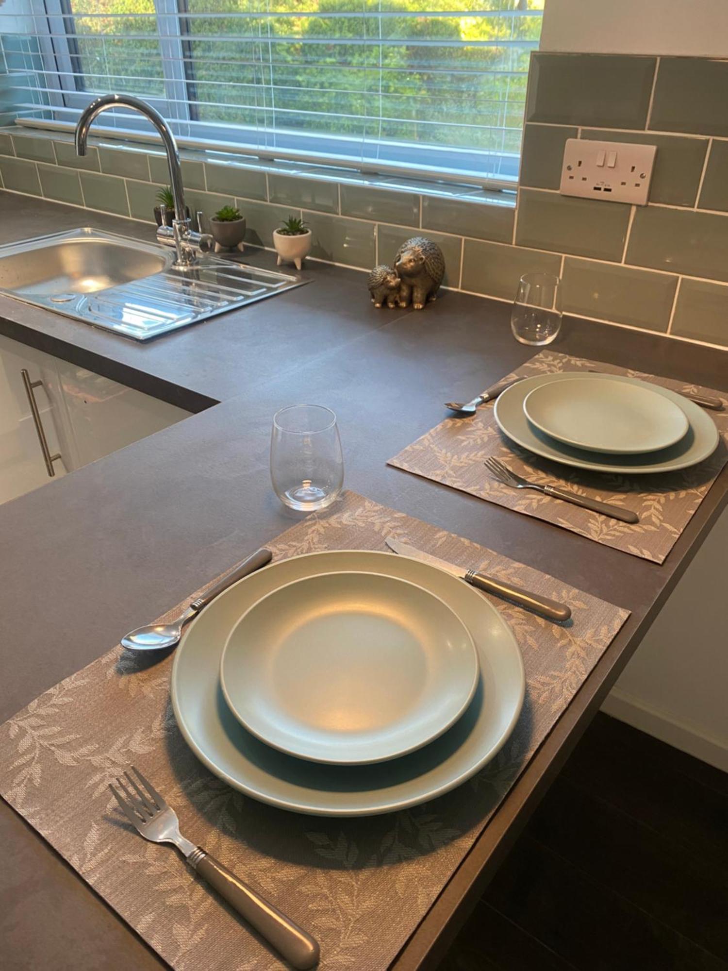 Modern 1 Bed Apartment With Car Parking Bitton エクステリア 写真