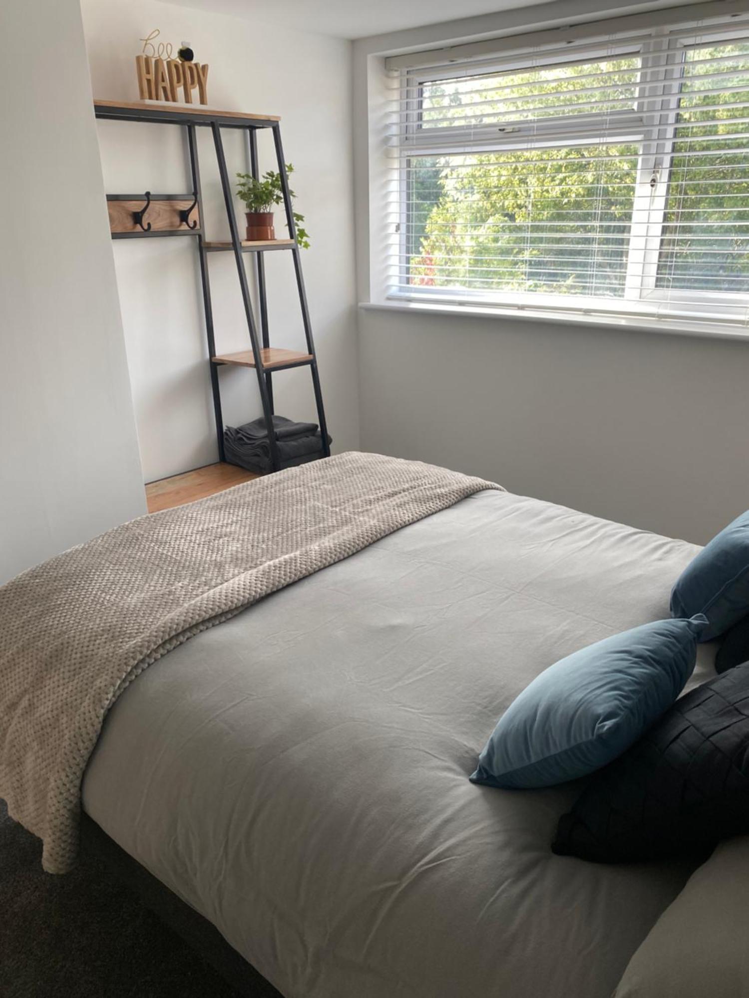 Modern 1 Bed Apartment With Car Parking Bitton エクステリア 写真