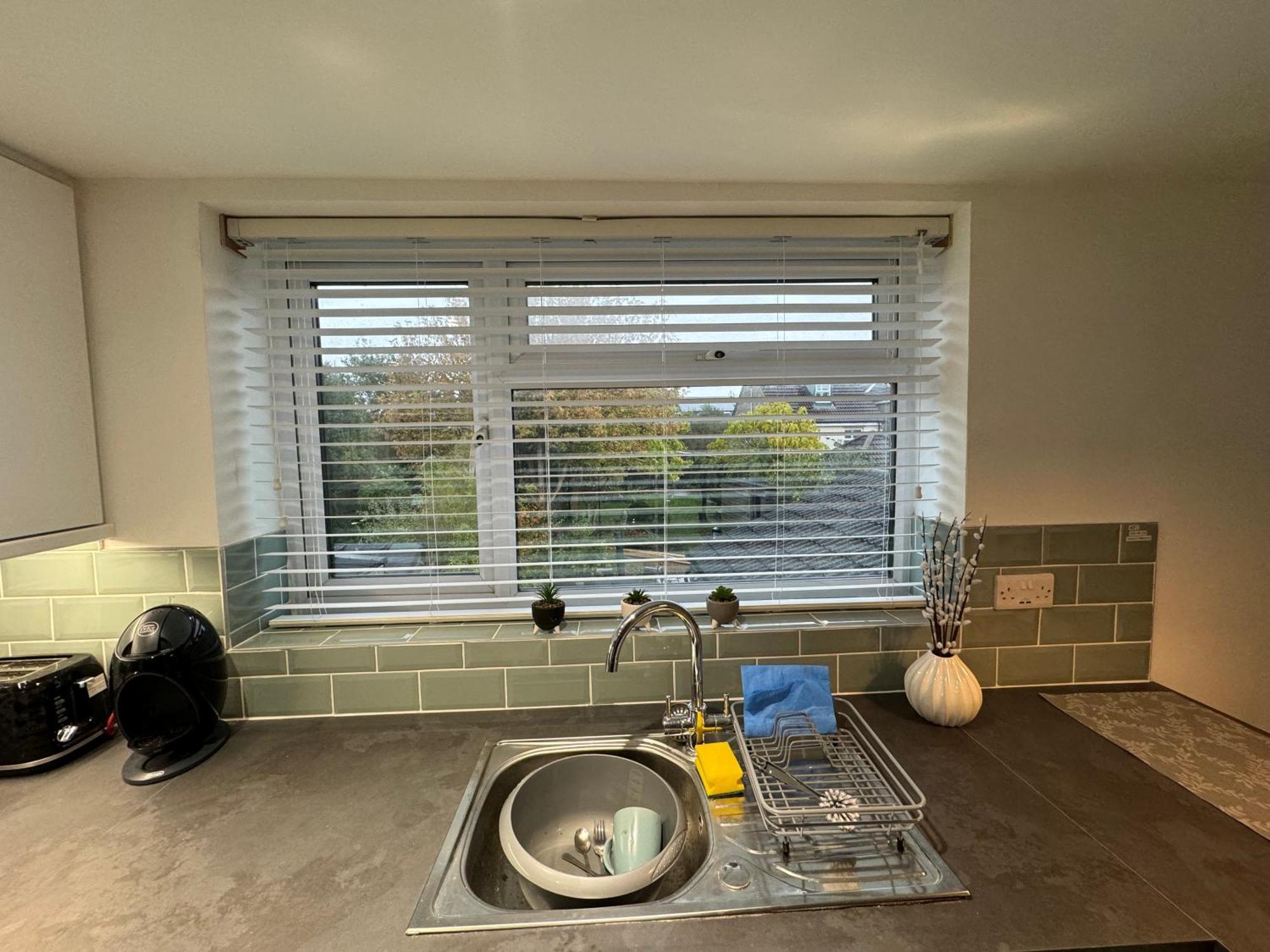 Modern 1 Bed Apartment With Car Parking Bitton エクステリア 写真